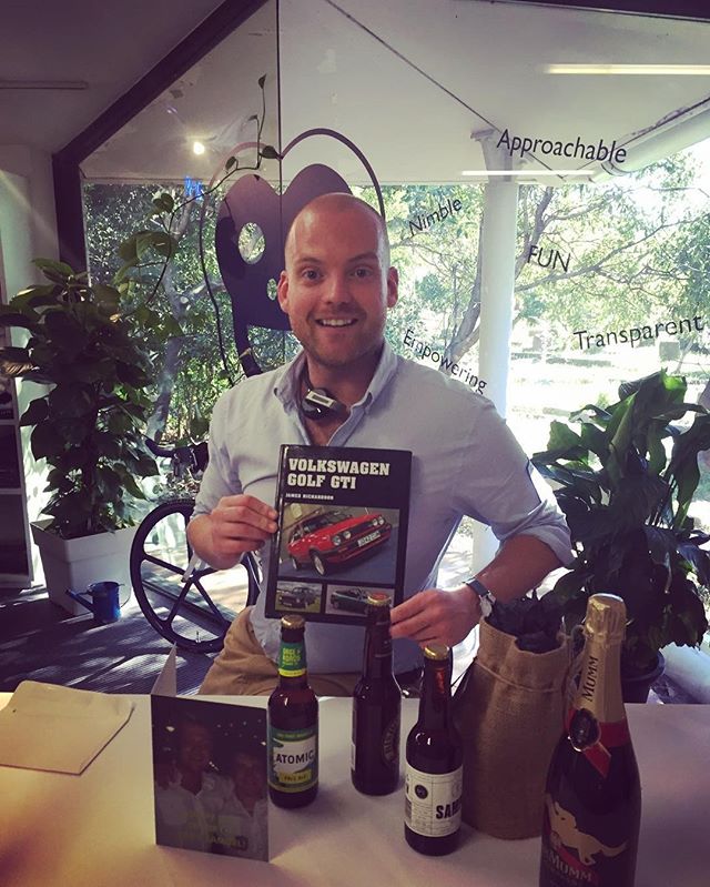 Birthday's Done Right! Brewquets are the perfect way to say Happy Birthday in the perfect beery fashion. Just see the look on his face! - Image via @healthy_locums

#Birthday #GiftingGoals #PresentGoals #HappyBirthday #Brewquets #CraftBeer #SayItWithBeer