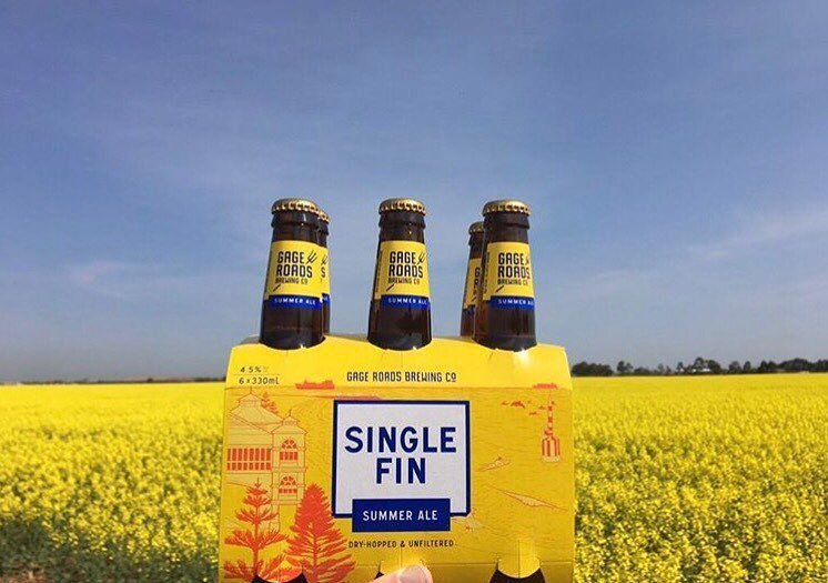 The photographer would be celebrating with more than 6 beers after this epic shot!