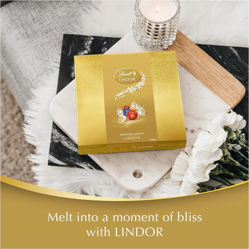 Lindt Lindor Assorted 150g Gift Box On Table